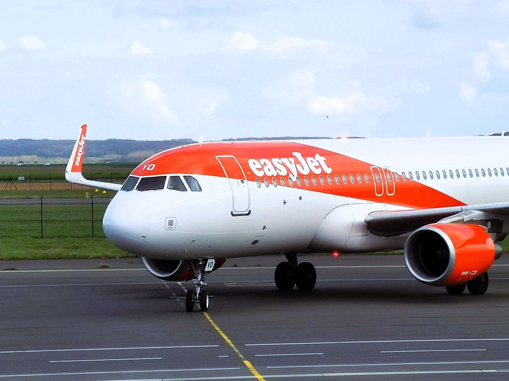 easyJet and easyJet holidays set for biggest ever summer with 80,000 flights