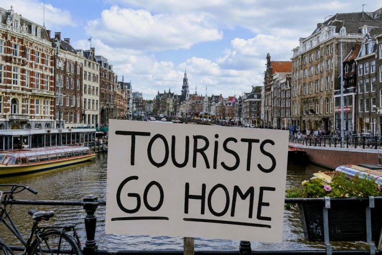 Amsterdam shows increasingly open hostility to visitors